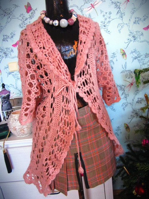 Svetérek háčkovaný powder pink — foto 3