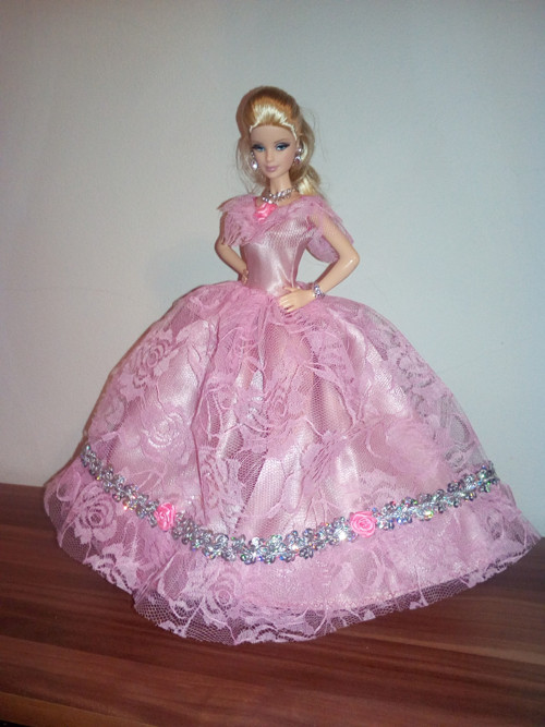 Šaty pro Barbie — foto 2