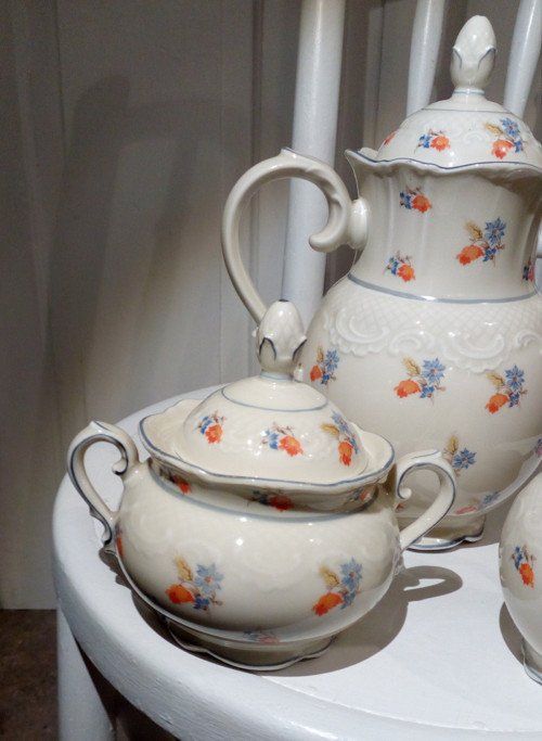 Porcelánová souprava s kvítky — foto 2