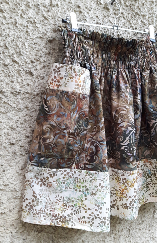Sukně Hnědé ornamenty s kapsou — foto 3