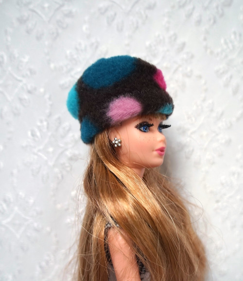 Čepice pro Barbie — foto 2