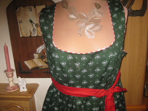 Dobové šaty - trachten — foto 2