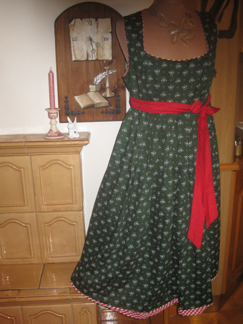 Dobové šaty - trachten — foto 3