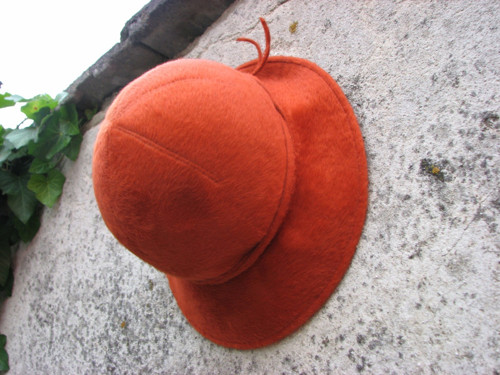 Cihlově... plstěný klobouk — foto 3