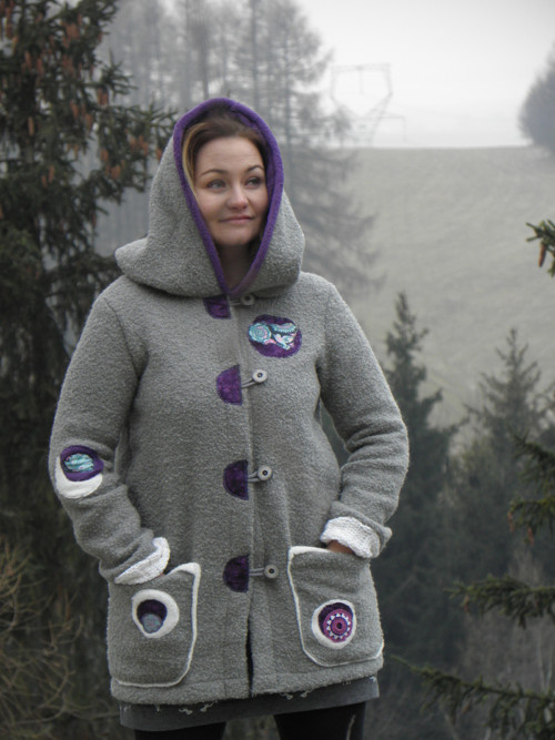 !!!SLEVA!!! Vlněný kabátek s aplikacemi — foto 5