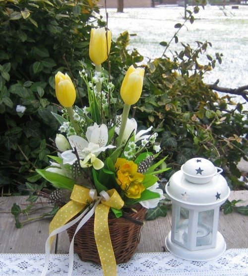 Jarní košíček s tulipány — foto 2