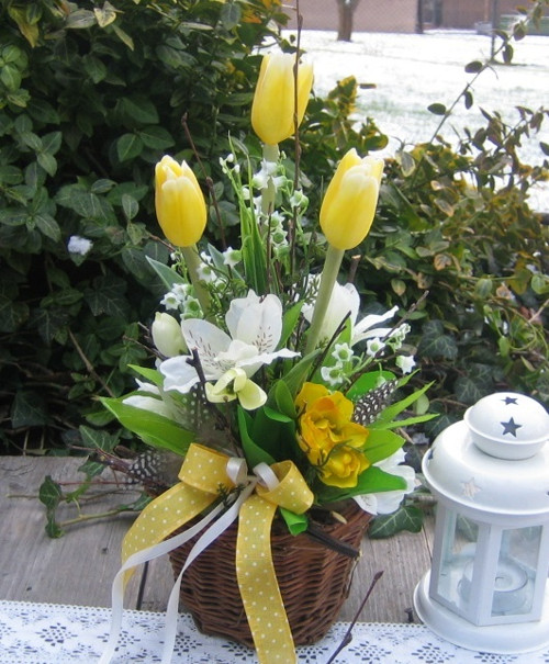 Jarní košíček s tulipány — foto 3