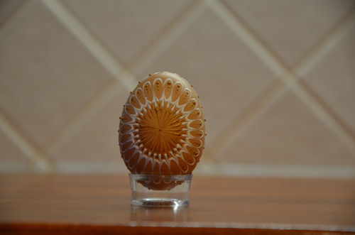 Kraslice hnědo-bílo-zlatá — foto 2