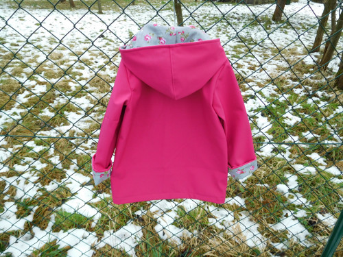 Dívčí softshellový kabátek — foto 2