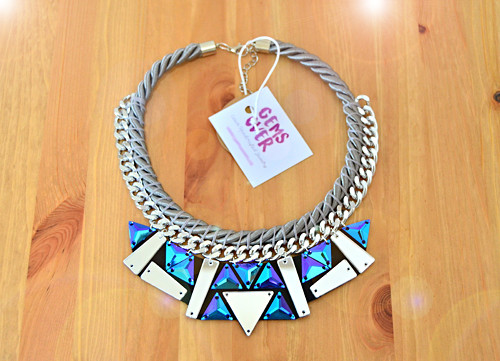 Náhrdelník Grey Rope Blue Triangles — foto 2