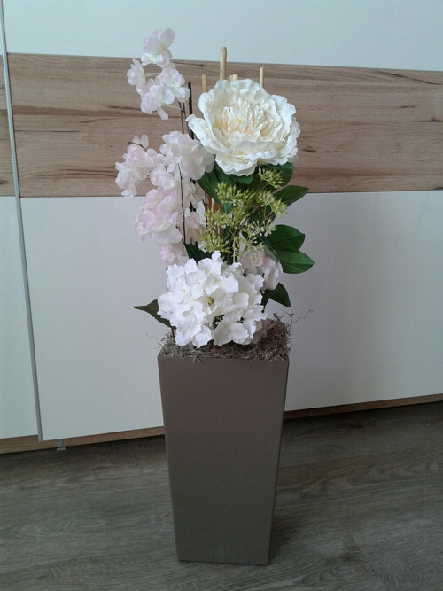 Vysoká jarní dekorace — foto 3