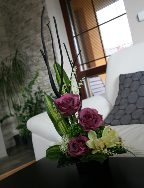 Ikebana s růžemi a orchidejemi — foto 4