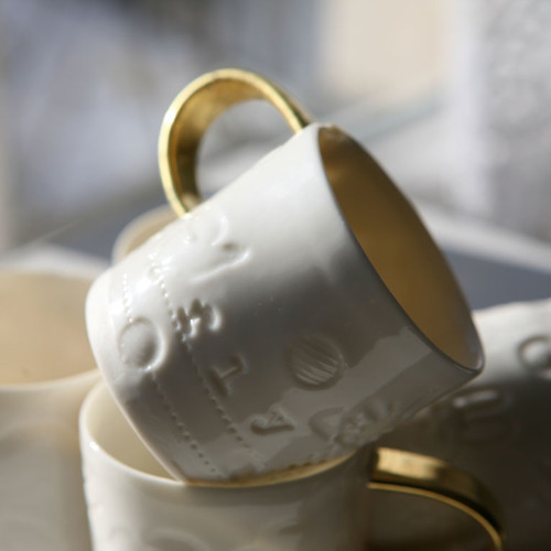 Na slunce s Karlem (porcelán) — foto 3