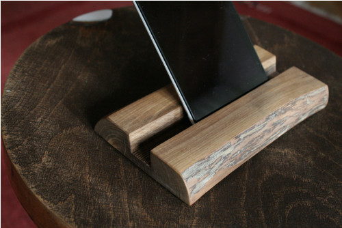 Dřevěný stojan na tablet / knihy — foto 3
