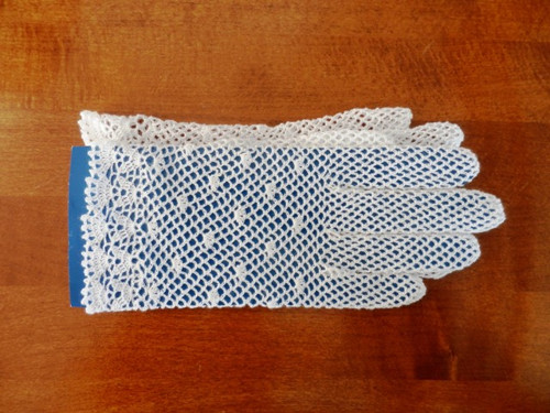 Bílé háčkované krajkové rukavičky — foto 2