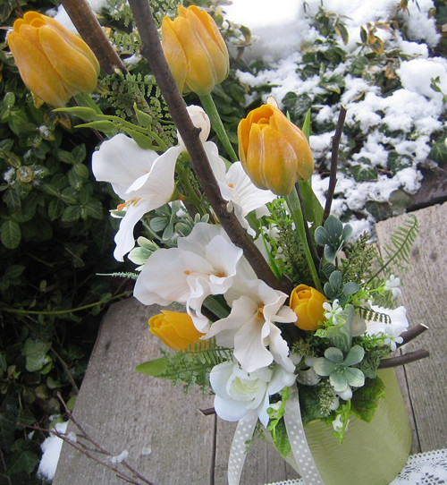 Vyšší dekorace s tulipány — foto 2