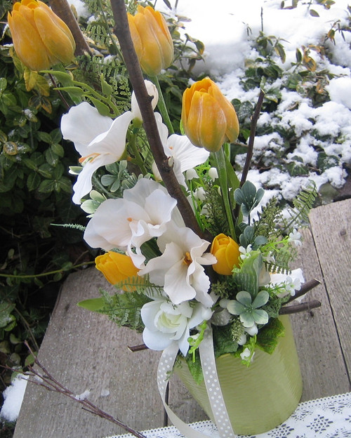 Vyšší dekorace s tulipány — foto 4