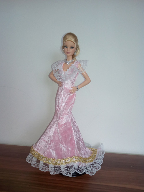 Šaty pro Barbie — foto 2