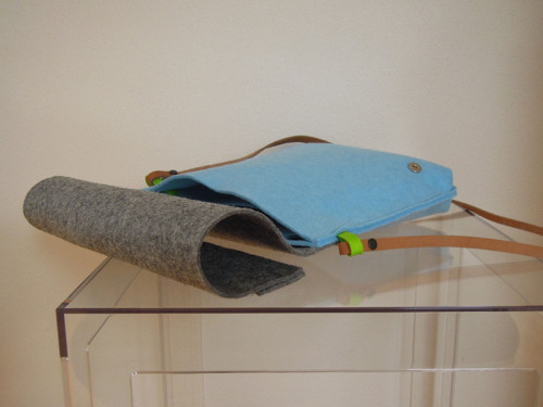 Crossbody se zelenými oušky — foto 3