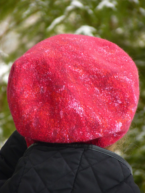 Plstěný baret a volánková šála Rose — foto 4
