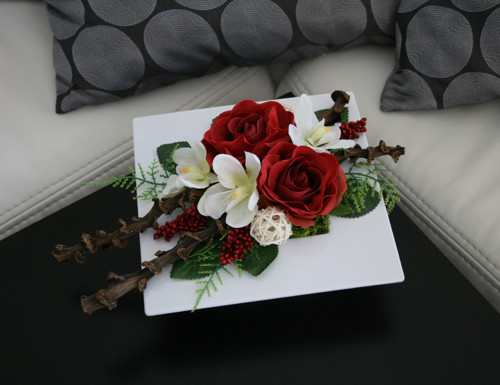 Ikebana s růžemi a orchidejemi — foto 2