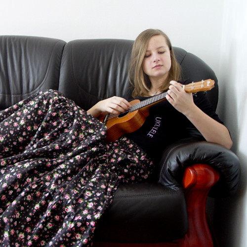 RŮŽÍ JAKO NOT - ukulele sukně — foto 2