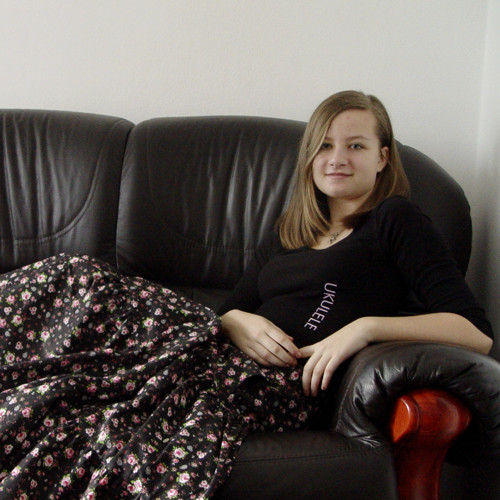 RŮŽÍ JAKO NOT - ukulele sukně — foto 3