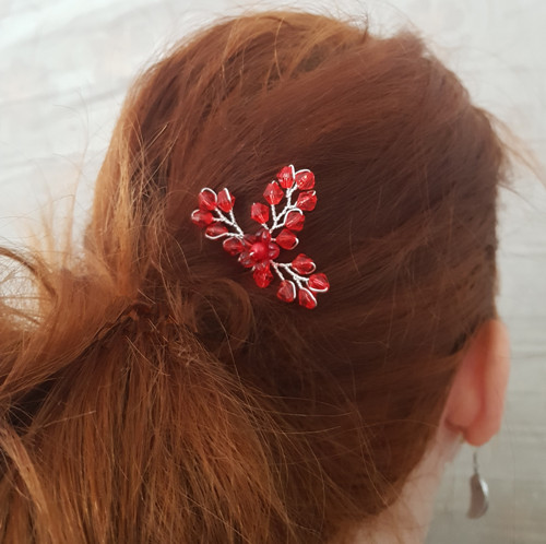 Pinetka s červenou ozdobou — foto 5