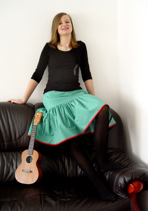 SNÍT O HUDBĚ - ukulele sukně — foto 2