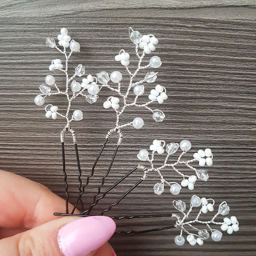 Sada bílých lístečkových pinetek — foto 2