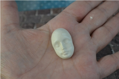 Hlavička bílá porcelánová — foto 2