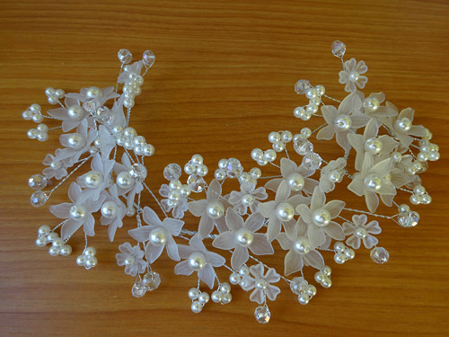 Perličková květinová tiára — foto 3
