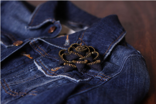 Brož Dark blue — foto 3