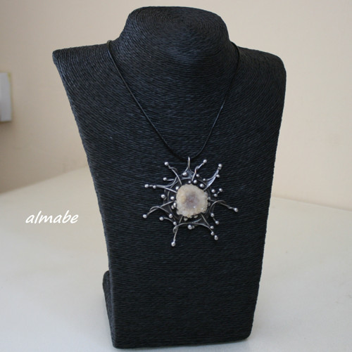 Hadí oko (chalcedonová růže) — foto 2