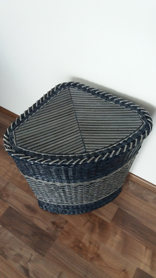 Rohový koš na prádlo — foto 5