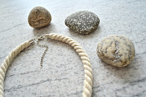 Náhrdelník Gold Three Beads White Magnesite — foto 5