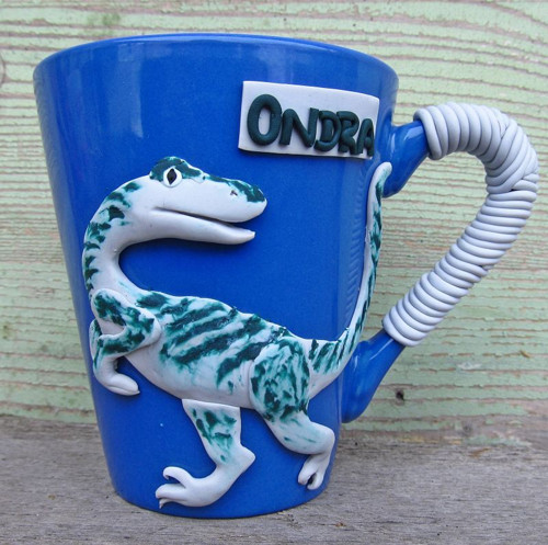 Hrníček s realistickým DINOSAUREM — foto 3