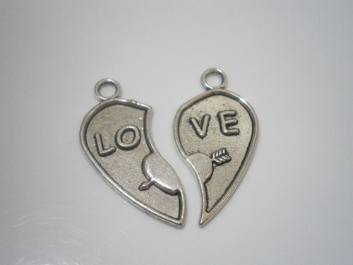 Kovové přívěsky - "Love" (2ks) — foto 2