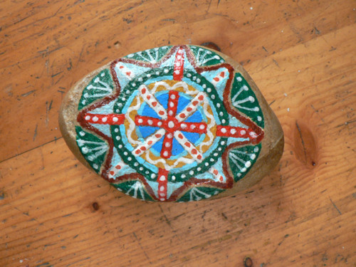 Mandala - malovaný kámen - těžítko — foto 2