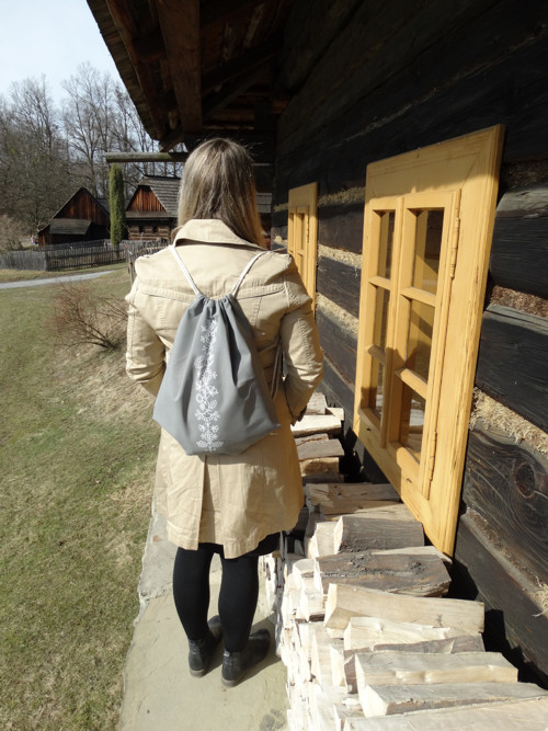 Batoh s rostlinným motivem - šedá — foto 2