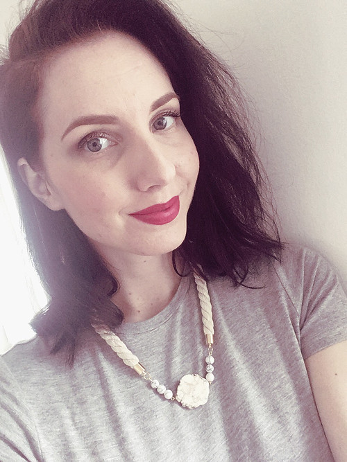 Náhrdelník Gold Three Beads White Magnesite — foto 6