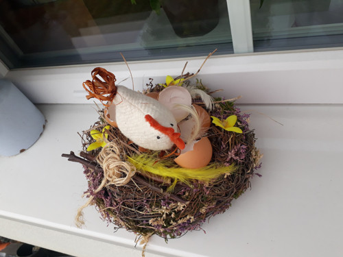 Velikonoční hnízdo se slepičkou — foto 2