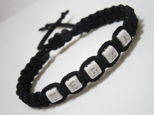 Náramek s textem - na přání (macramé) — foto 4