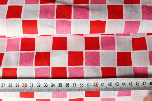 Barevné kostky na bílé 100% bavlně — foto 3
