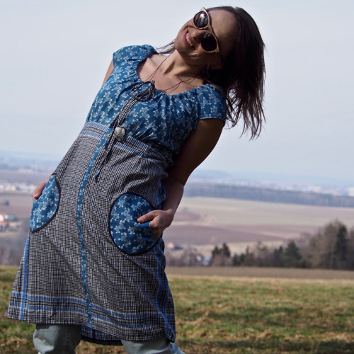 ...nebi blíž... - šaty s rukávkem — foto 4