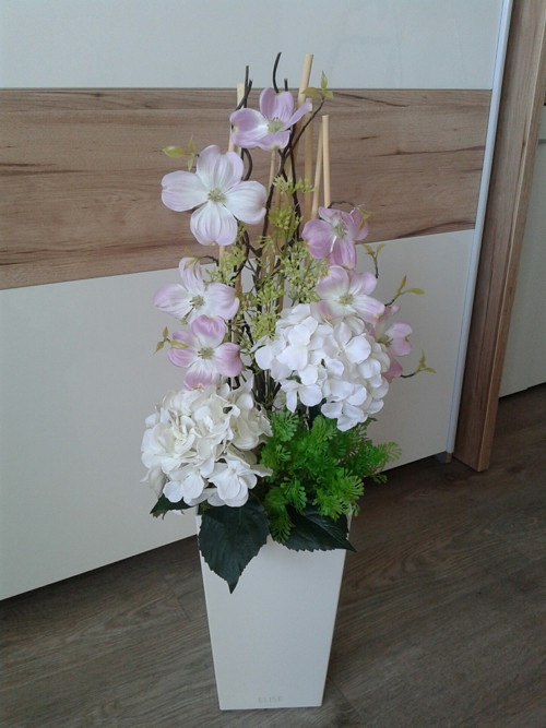 Vysoká jarní dekorace II — foto 2