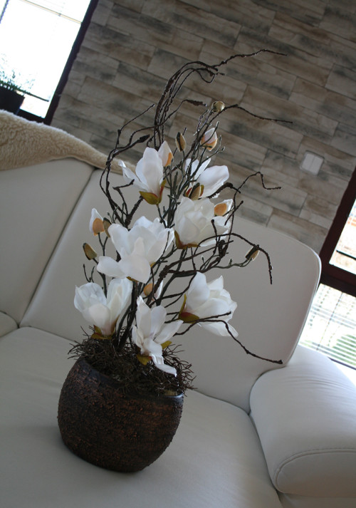 Bronzová koule s magnoliemi — foto 6