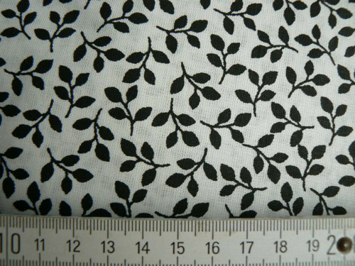Černé lístečky na bílé - 77 cm — foto 2