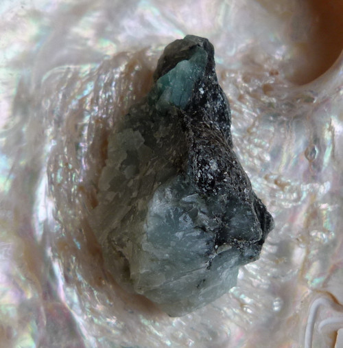 Smaragd surový - 3,8 cm — foto 4