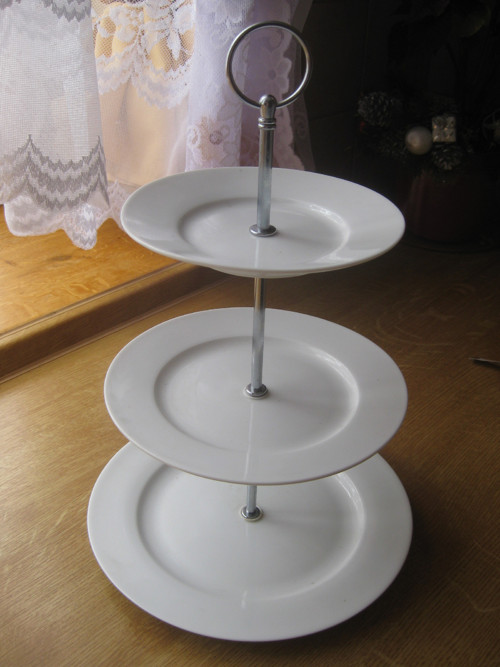 Tříposchoďový etažér - bílý porcelán — foto 3